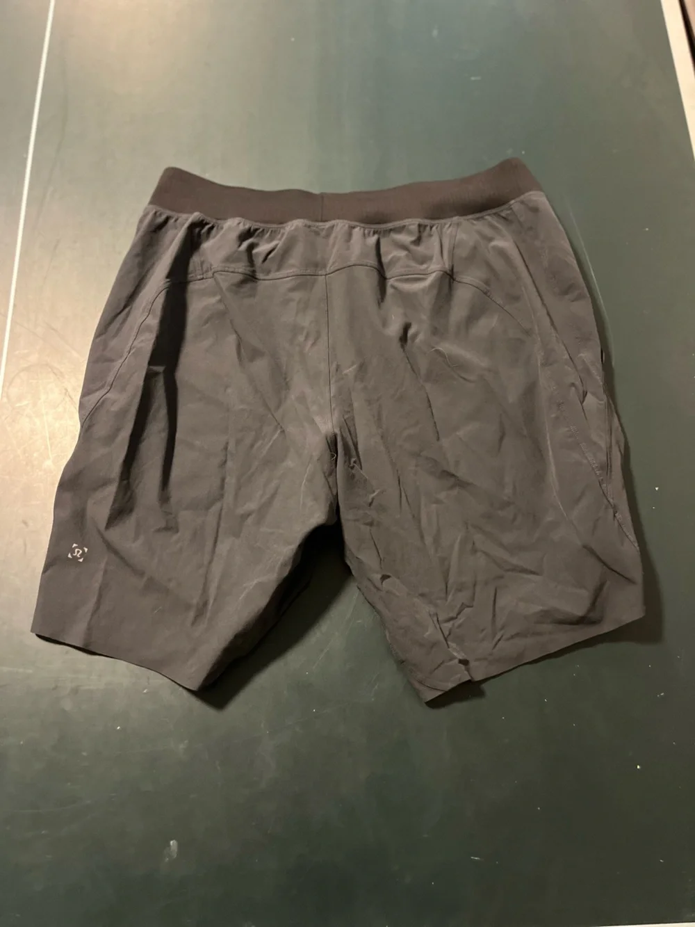 Lululemon Linerless Shorts 9” Dark Gray Mens Large Athletic Shorts Euc